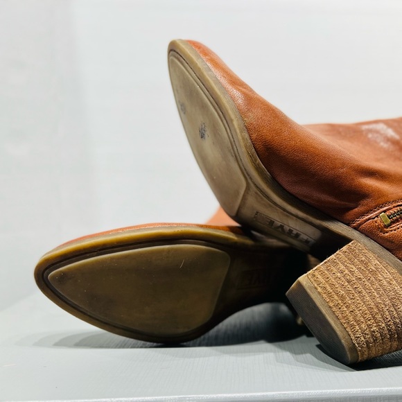 FRYE Ankle Booties Leather upper and inside good preloved condition size 7 M - Picture 11 of 16